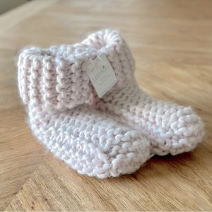 NWT LEMON Hand Knit Pink Adult Slippers - med/large 8-10
